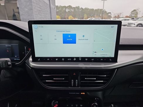 Used 2025 Ford Escape SE image 25