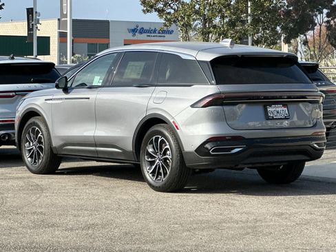 Certified 2024 Lincoln Nautilus Premier image 6