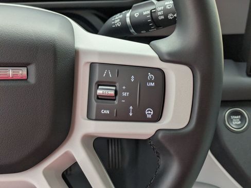 Used 2025 Land Rover Defender 130 S image 19