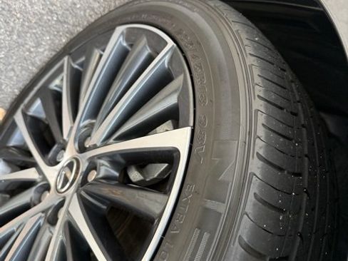 Used 2022 Lexus ES 350 w/ Premium Package image 12