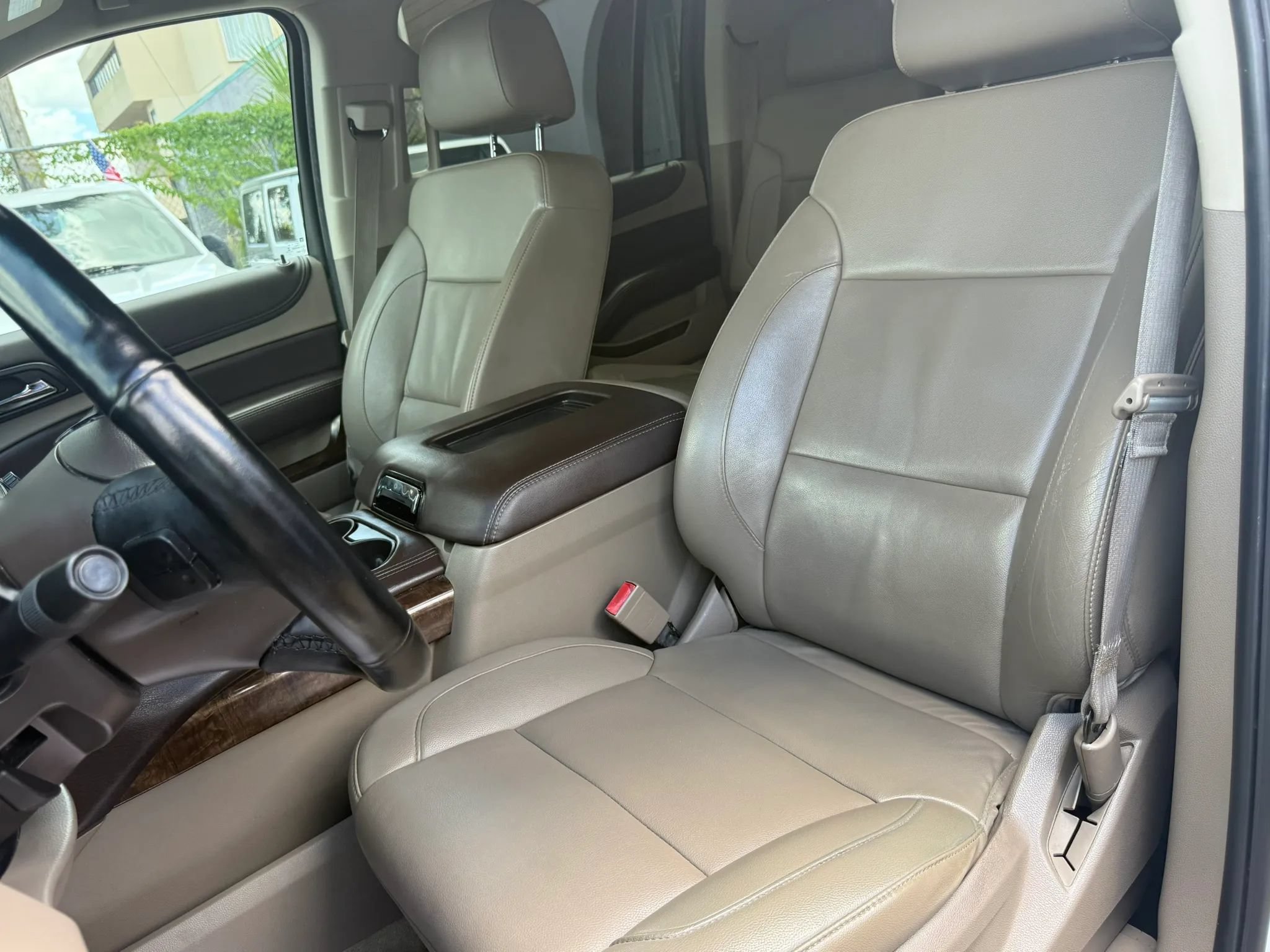 Used 2016 Chevrolet Suburban LT RWD image 12
