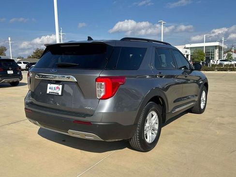 Used 2023 Ford Explorer XLT w/ Equipment Group 202A image 7
