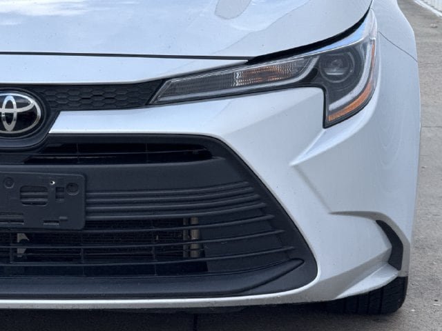 Used 2025 Toyota Corolla LE FWD image 9