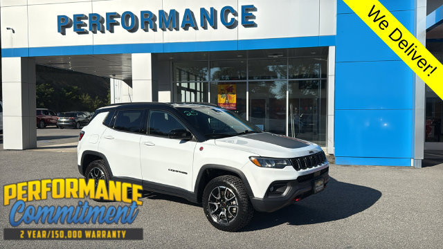 Used 2025 Jeep Compass Trailhawk AWD/4WD image 3