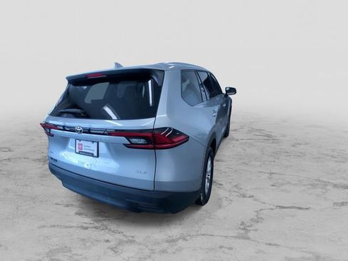 Certified 2025 Toyota Grand Highlander AWD image 9