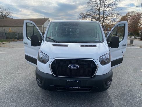 Used 2024 Ford Transit 250 Low Roof w/ Exterior Upgrade Package image 28