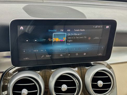 Used 2020 Mercedes-Benz GLC 300 4MATIC image 11