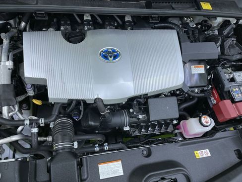 Used 2018 Toyota Prius Prime Advanced image 30