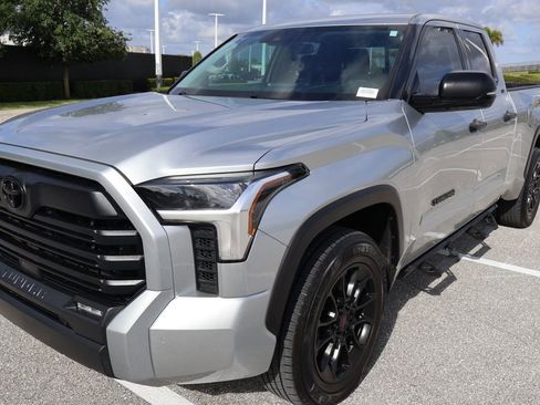 Used 2022 Toyota Tundra SR5 w/ SR5 Convenience Package RWD image 2