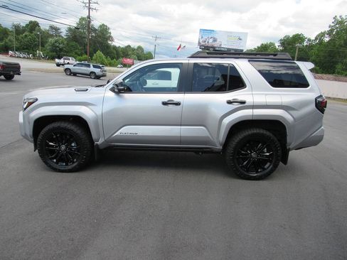 Used 2025 Toyota 4Runner Platinum AWD/4WD image 7