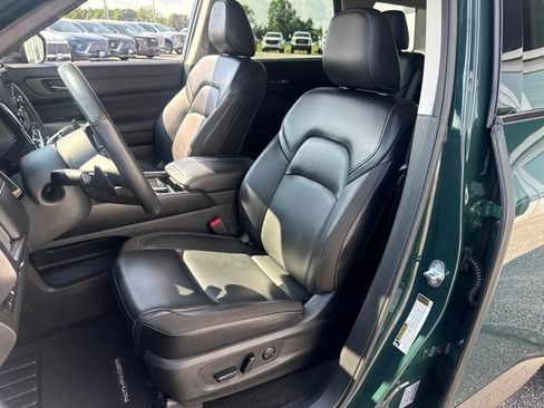 Used 2023 Nissan Pathfinder SL w/ SL Premium Package AWD/4WD image 12