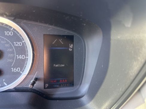 Used 2021 Toyota Corolla LE image 18