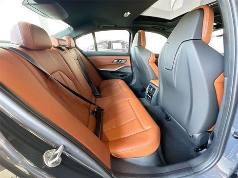 Used 2025 BMW M3 Sedan w/ Executive Package image 29