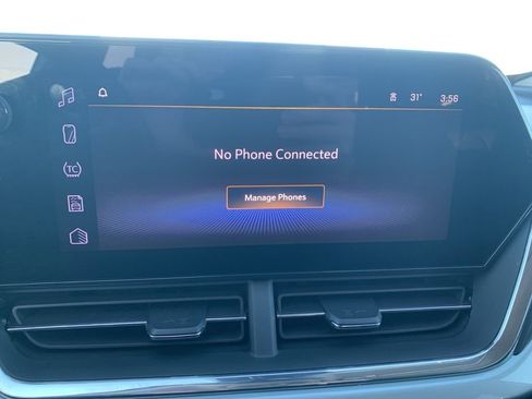 Used 2025 Chevrolet Trax LT w/ LT Convenience Package image 16