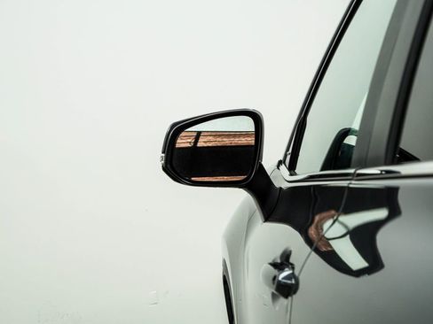Used 2023 Toyota Highlander L FWD image 14