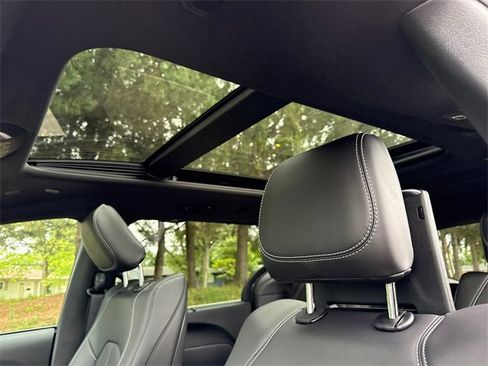 New 2026 Chrysler Pacifica Select image 5