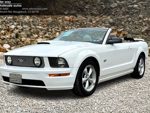 Used 2007 Ford Mustang GT image 1