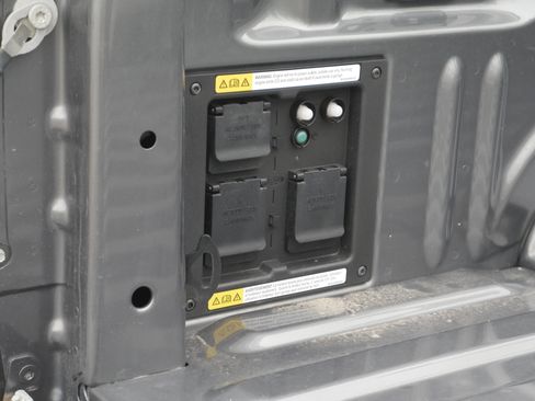 Certified 2025 Ford F150 Platinum w/ Equipment Group 703A Plus image 31