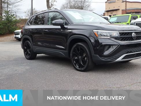 Used 2024 Volkswagen Taos SE image 5