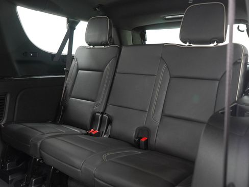 Used 2024 GMC Yukon XL SLT w/ SLT Luxury Package AWD/4WD image 15