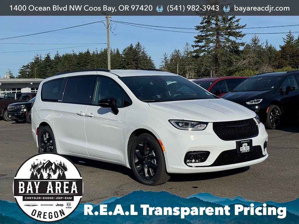 New 2026 Chrysler Pacifica Select w/ S Appearance Package FWD image 3