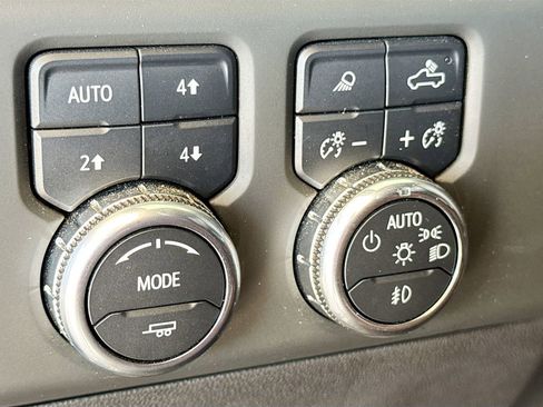 Used 2024 GMC Sierra 2500 Denali Ultimate image 10