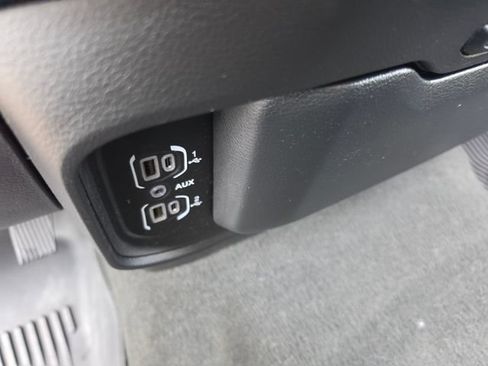 Used 2023 RAM 1500 Laramie AWD/4WD image 22