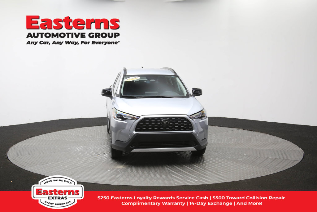 Used 2025 Toyota Corolla Cross LE FWD image 52