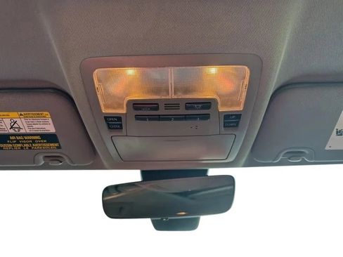 Used 2019 Toyota Highlander Limited image 21