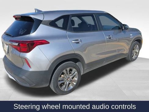 Used 2022 Kia Seltos LX image 7
