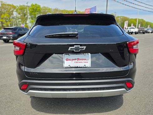 Used 2025 Chevrolet Trax LT w/ Driver Confidence Package FWD image 6