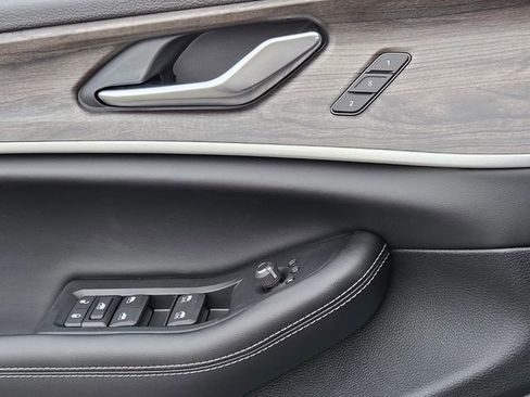 New 2025 Jeep Grand Cherokee L Limited w/ Luxury Tech Group II AWD/4WD image 28