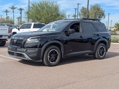 Used 2023 Nissan Pathfinder Rock Creek image 2