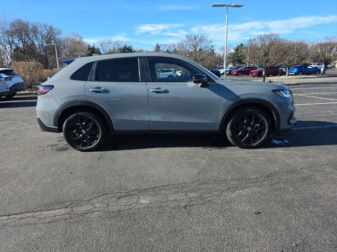Used 2024 Honda HR-V Sport image 8