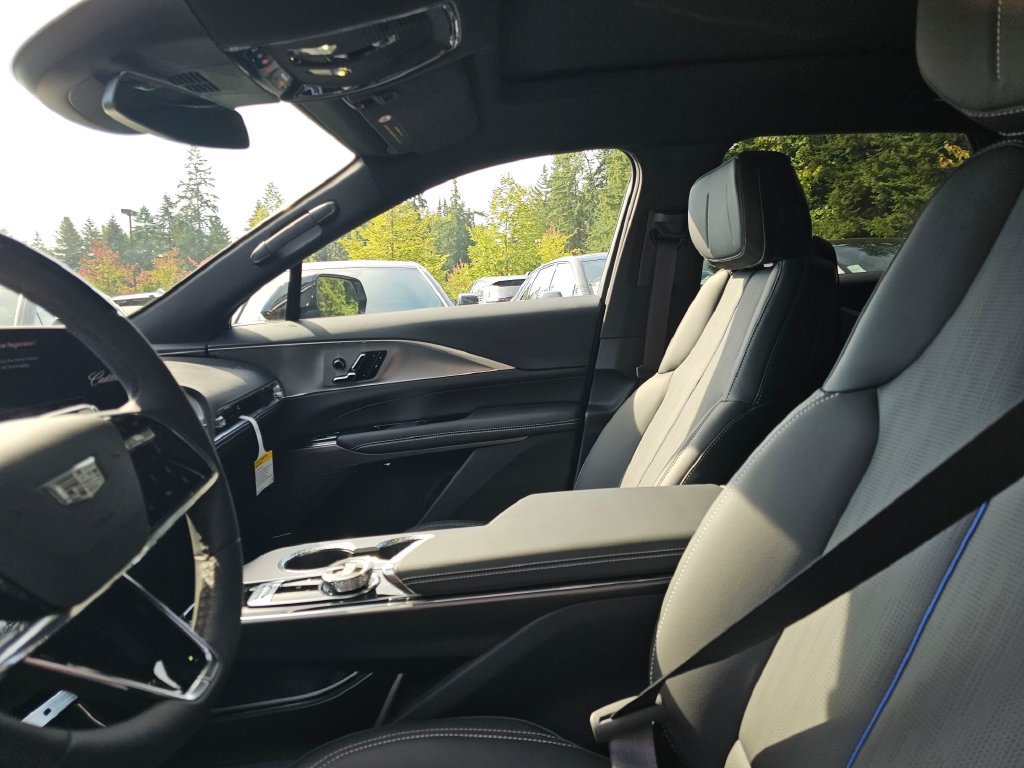 New 2027 Cadillac Lyriq Luxury AWD/4WD image 24