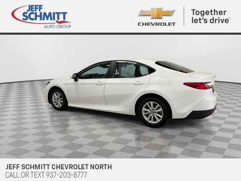 Used 2025 Toyota Camry LE image 7