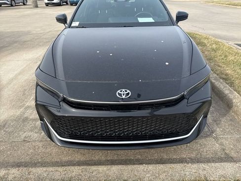 Used 2024 Toyota Crown XLE image 40