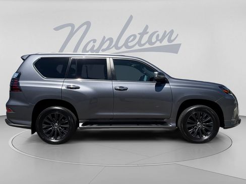 Used 2023 Lexus GX 460 Luxury w/ Sport Design Package AWD/4WD image 9