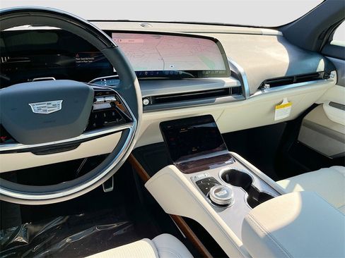 New 2026 Cadillac Vistiq Luxury image 23