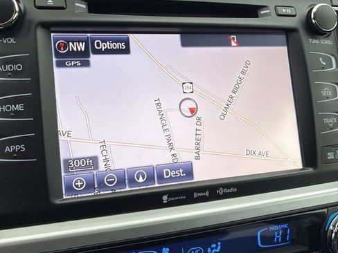 Used 2018 Toyota Highlander XLE image 29