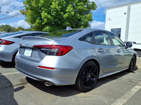 Used 2024 Honda Civic Sport image 4