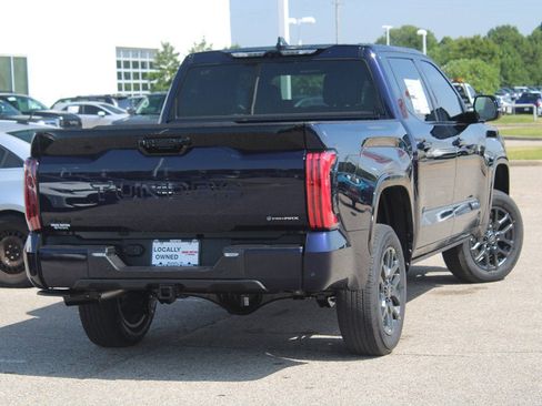 Used 2025 Toyota Tundra Platinum AWD/4WD image 33
