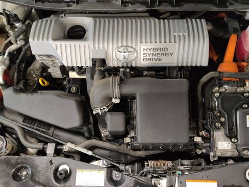 Used 2015 Toyota Prius V Four image 30