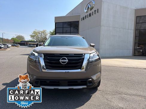 Used 2024 Nissan Pathfinder Platinum w/ Cargo Package image 3
