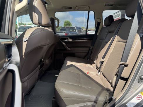 Used 2014 Lexus GX 460 w/ Premium Package AWD/4WD image 34