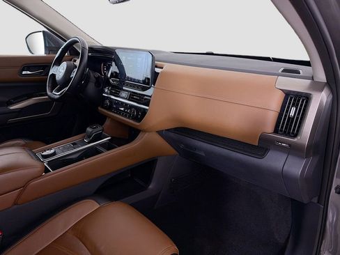 Used 2022 Nissan Pathfinder Platinum w/ Cargo Package image 26