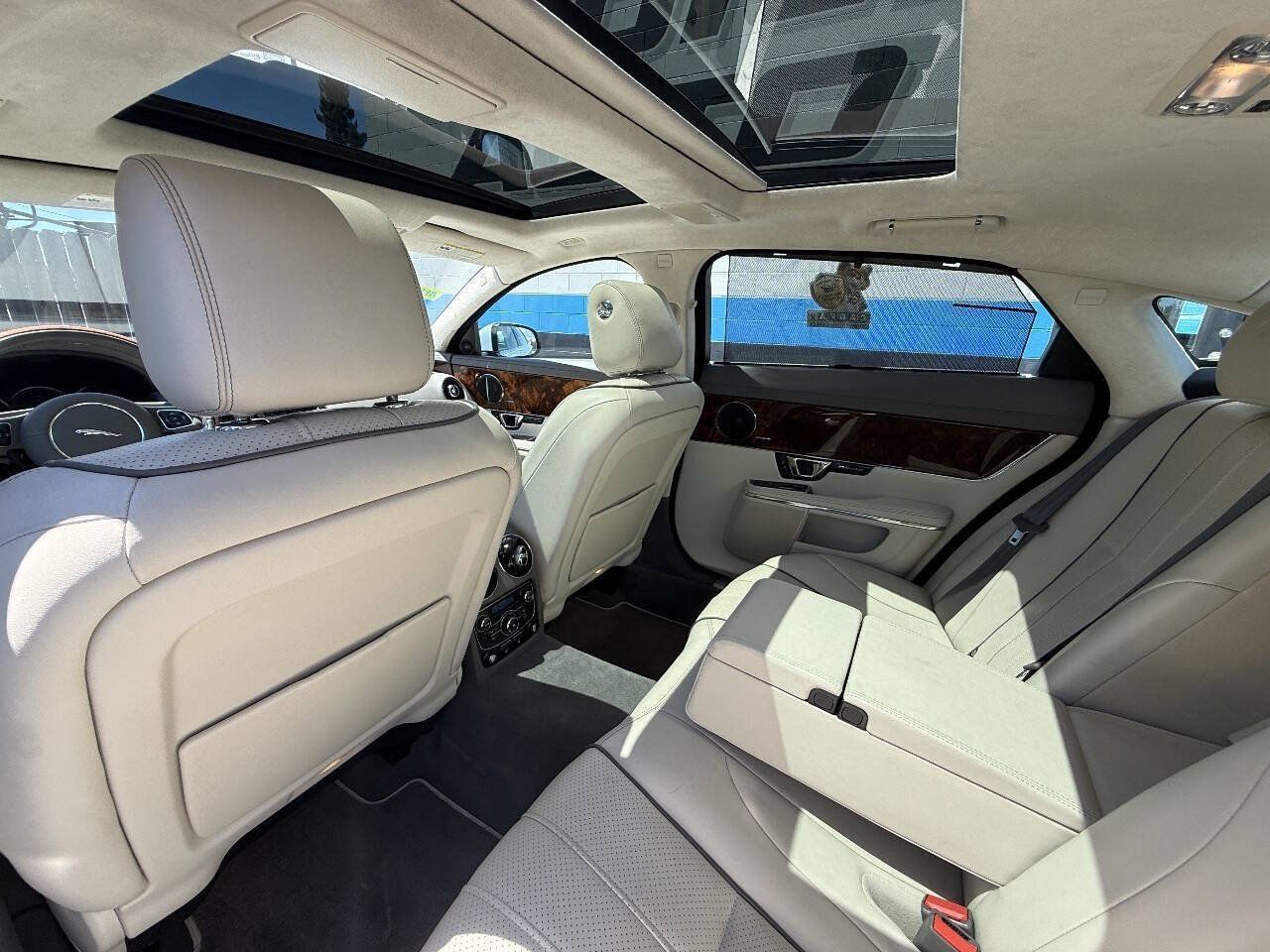 Used 2014 Jaguar XJ L Portfolio AWD/4WD image 16
