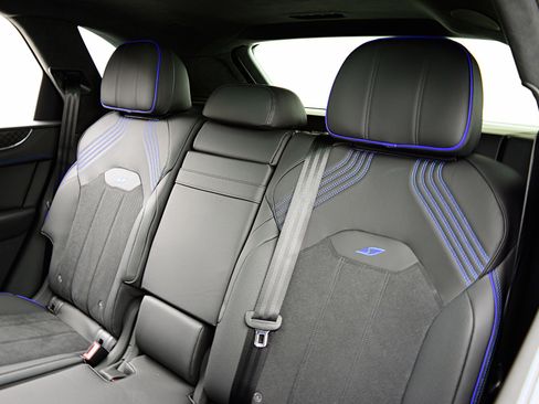 New 2025 Bentley Bentayga image 32