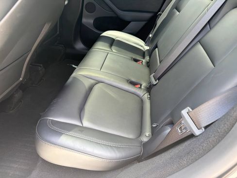Used 2024 Tesla Model Y Long Range RWD image 9