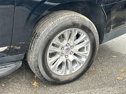 Used 2022 GMC Yukon XL Denali w/ Advanced Technology Package image 11